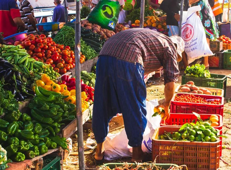 Frisches Obst und Gemüse auf einem marokkanischen Markt